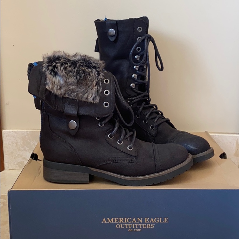 AE combat boots with fur and back zip